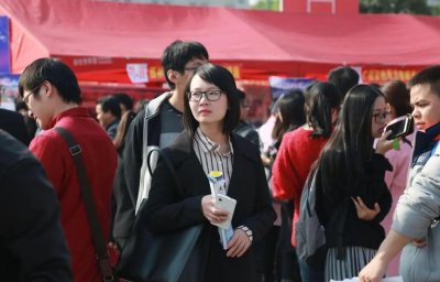 ​大学生“迁户口”对学生们有益处吗？有利有弊，学长说出答案