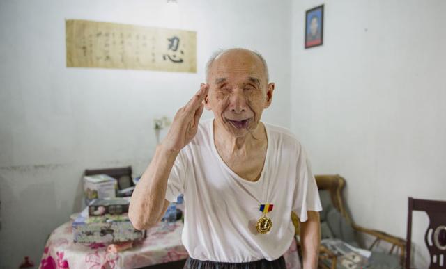 老人隐姓埋名71年，身份曝光后惊动部队，直接出动6辆坦克