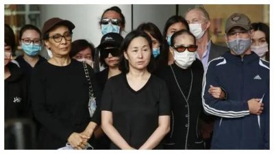 ​赌王最神秘小儿子何猷佳，亲姐却说没这个人？多年未露面身份成谜